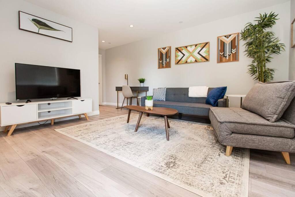 Beautiful & Cozy 1 Bedroom 1 Bath In The Westshore 維多利亞 外观 照片